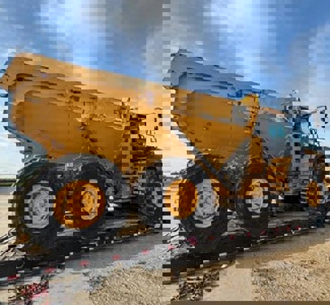 2021 DEERE 460E II (10499) $270,000 